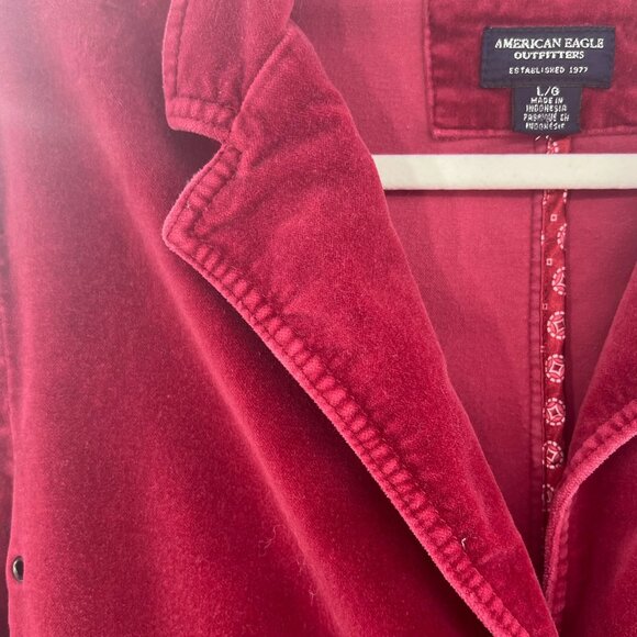 American Eagle Outfitters Velvet Wine Blazer L Adjust Sides Button Cuffs Pockets - Picture 16 of 16